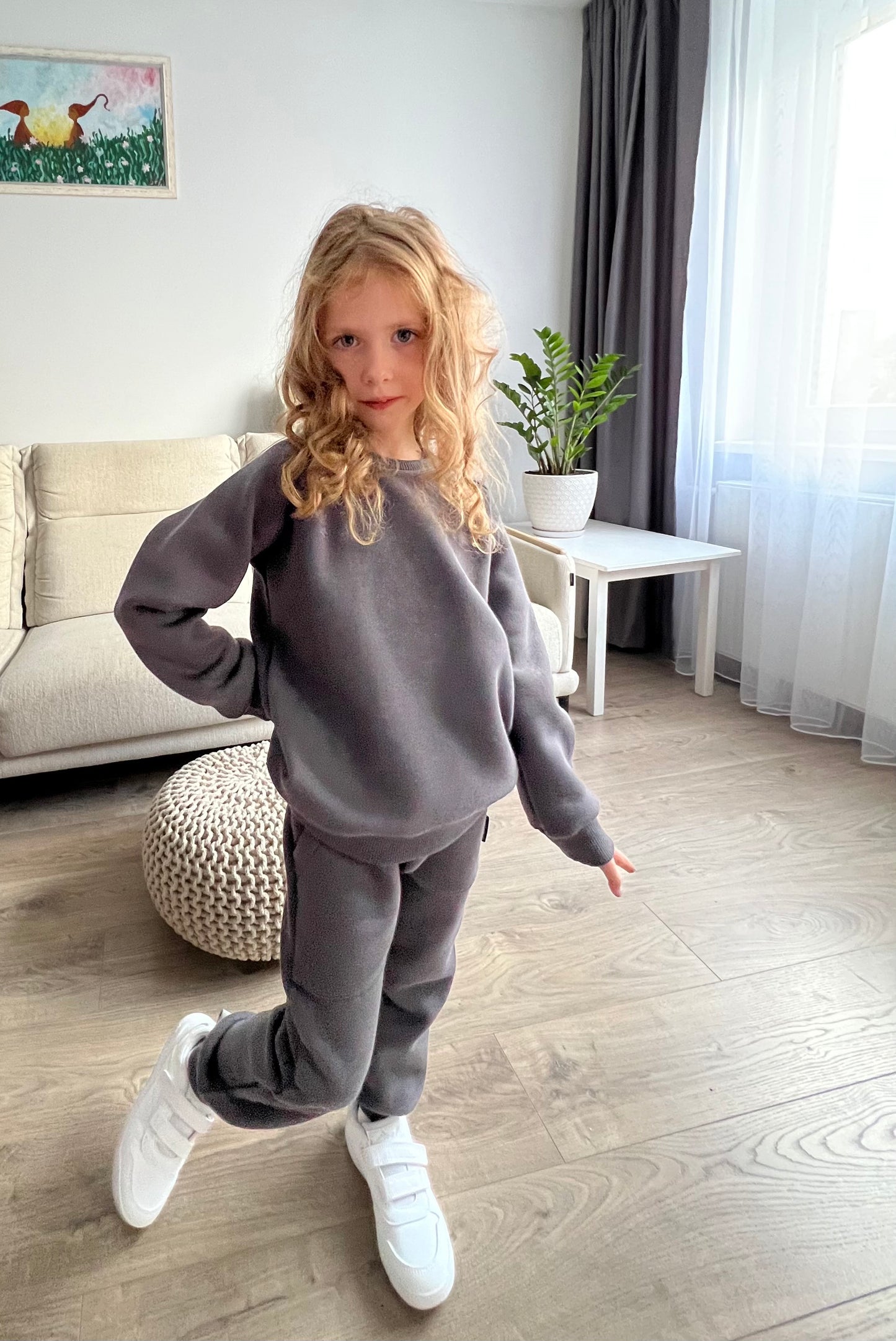 Laisvalaikio kostiumėlis su pūkeliu DARK GREY