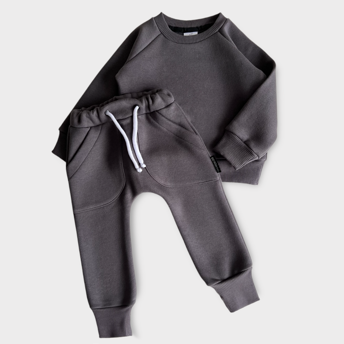 Laisvalaikio kostiumėlis su pūkeliu DARK GREY