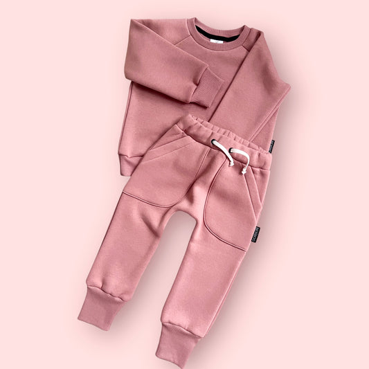 Laisvalaikio kostiumėlis su pūkeliu ASH ROSE