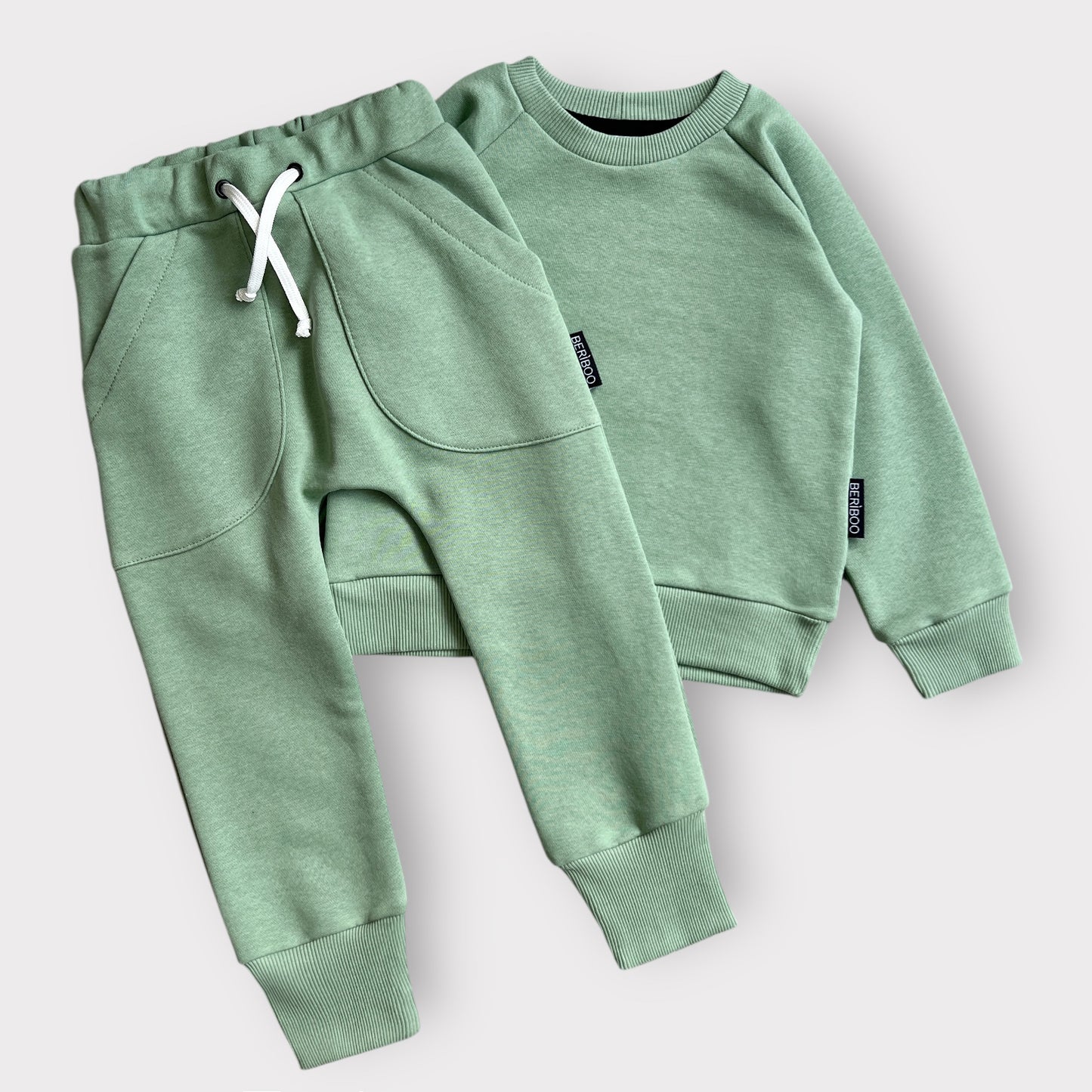 Laisvalaikio kostiumėlis  PISTASHIO GREEN